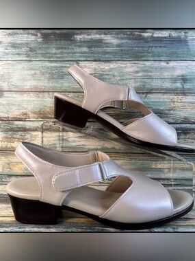 SAS Suntimer Comfort Sandal Womens 9 Narrow Metallic Beige Leather Hook & Loop